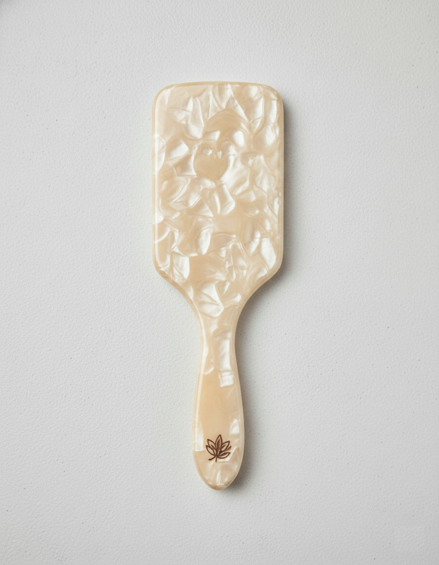 The Pearl Diver Detangler